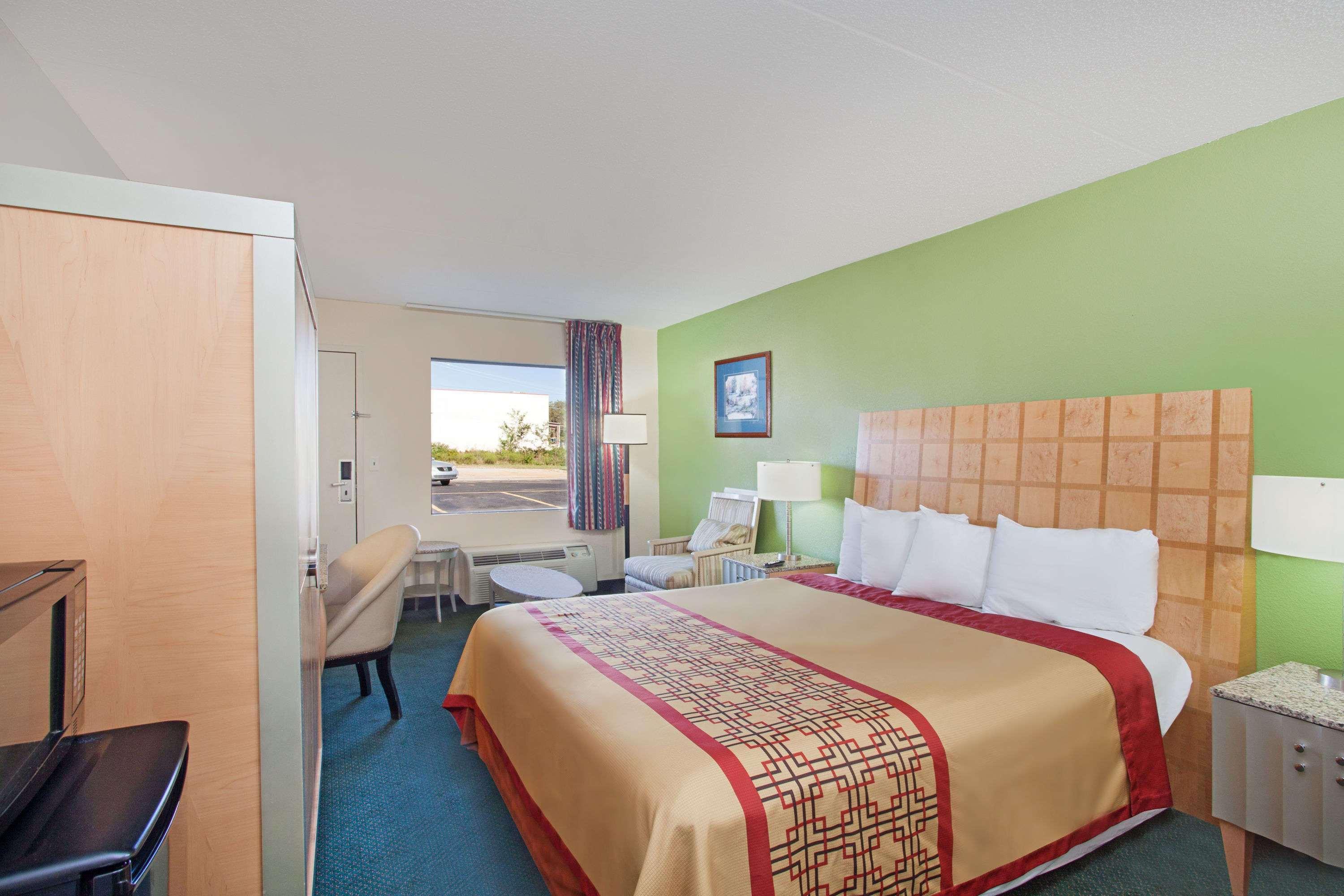 Days Inn By Wyndham Greeneville Exterior foto